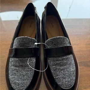 Clarks Black and Gray women’s Slip-On Loafers